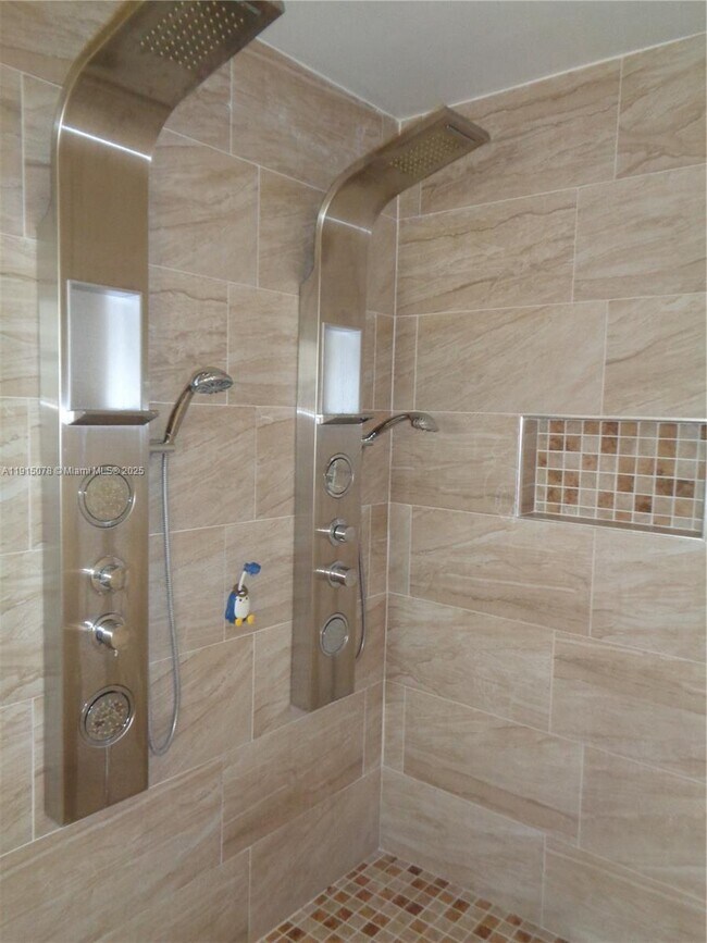 Building Photo - 32970 SW 210th Ave