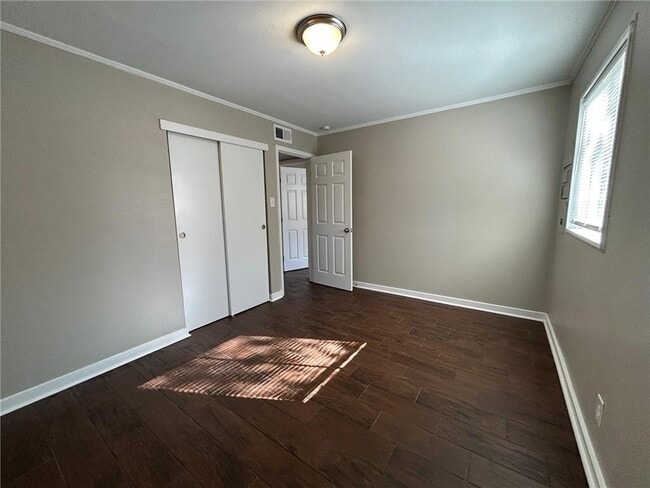 Building Photo - 4010 Sunnyvale Ln S