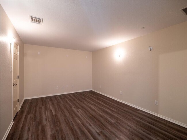 Building Photo - 1710 Lomita Dr