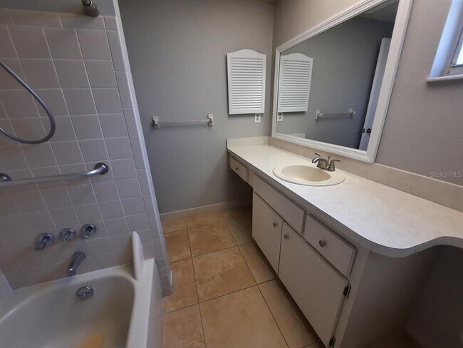 Building Photo - 13016 Serpentine Dr