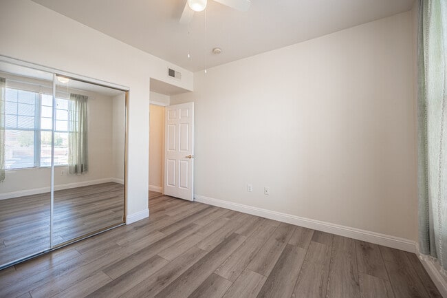 Building Photo - 8555 W Russell Rd
