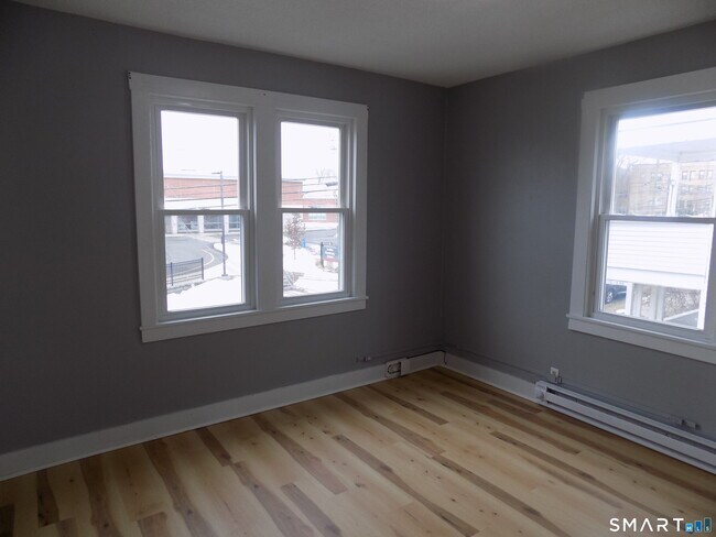 Building Photo - 182 West St