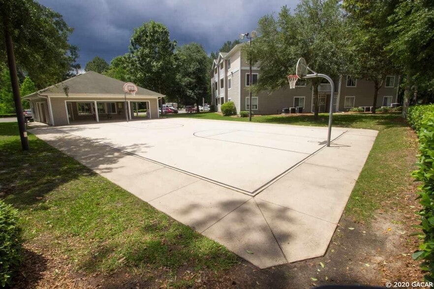 Basketball court - 4000 SW 23rd