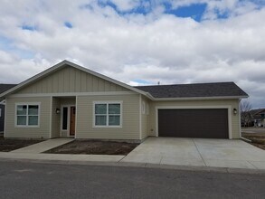 Building Photo - 11 Slough Creek Dr
