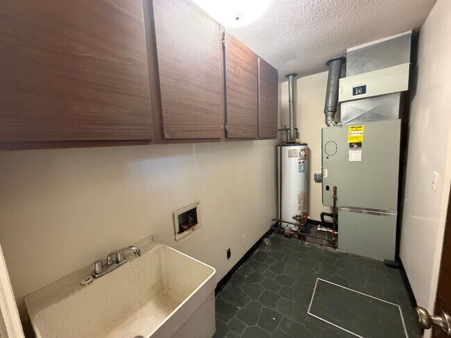 Building Photo - 2310 Blackthorn Dr