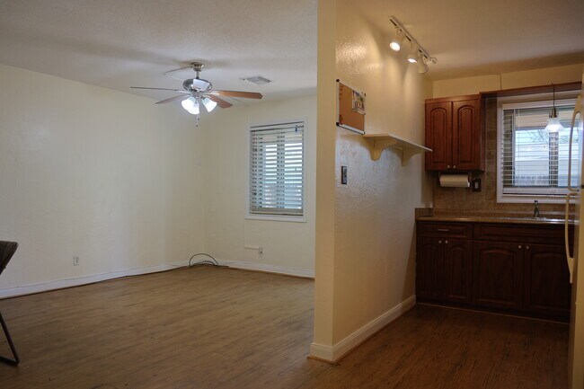 Building Photo - Santa Cruz Apartments