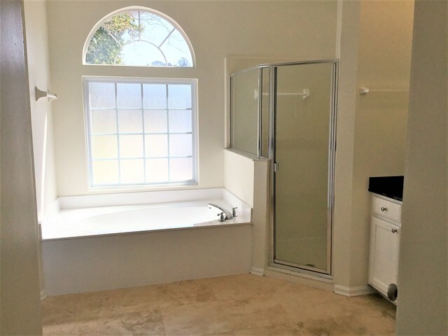 Building Photo - 125 Whisper Ridge Dr