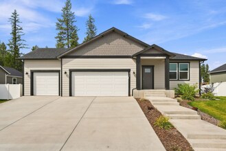 Building Photo - Spacious Columbia Floorplan with Full Unfinished Basement