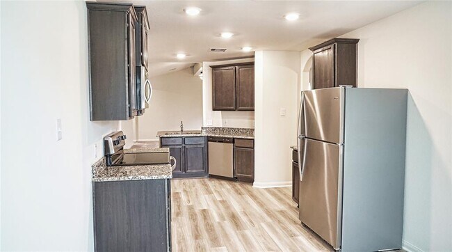 Building Photo - 7922 Vacek Meadows Loop
