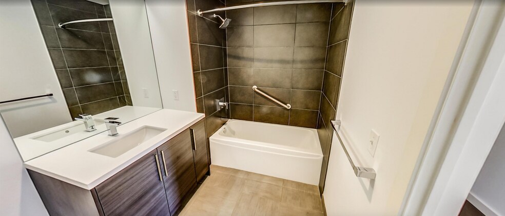 Building Photo - 1158 N Howe St