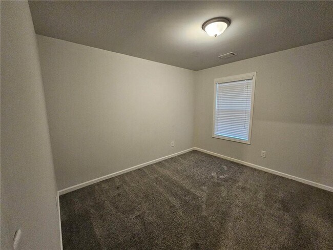 Building Photo - 3140 Westgate Park Dr