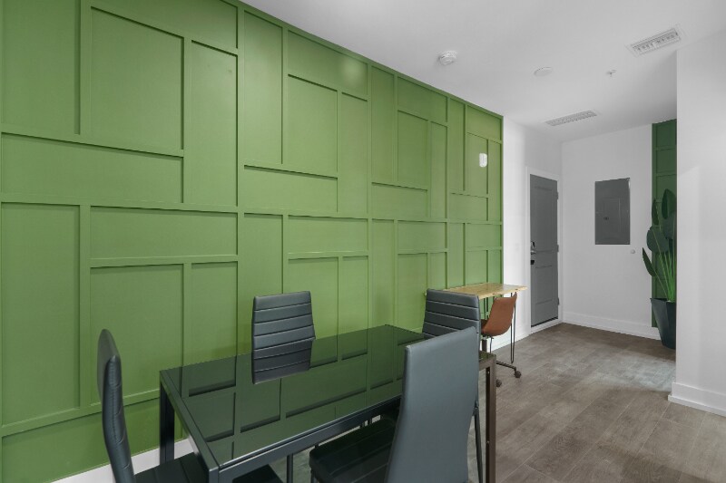 Building Photo - 927 S Howard Ave