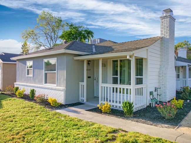 Building Photo - FOR RENT in Sacramento! 2533 Michelle Dr, ...