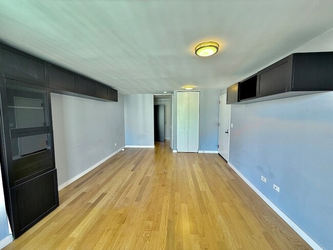 Building Photo - 111 W Maple St