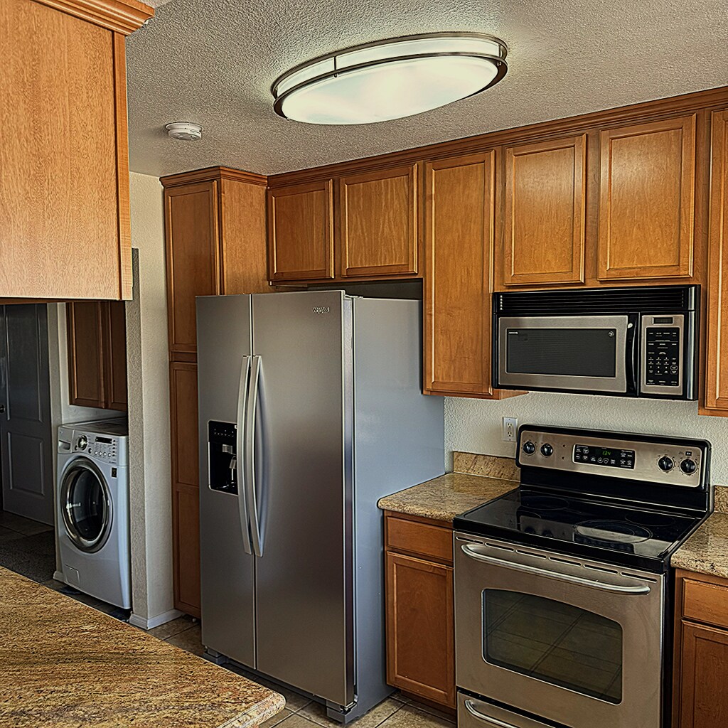 Building Photo - 615 Fredricks Ave