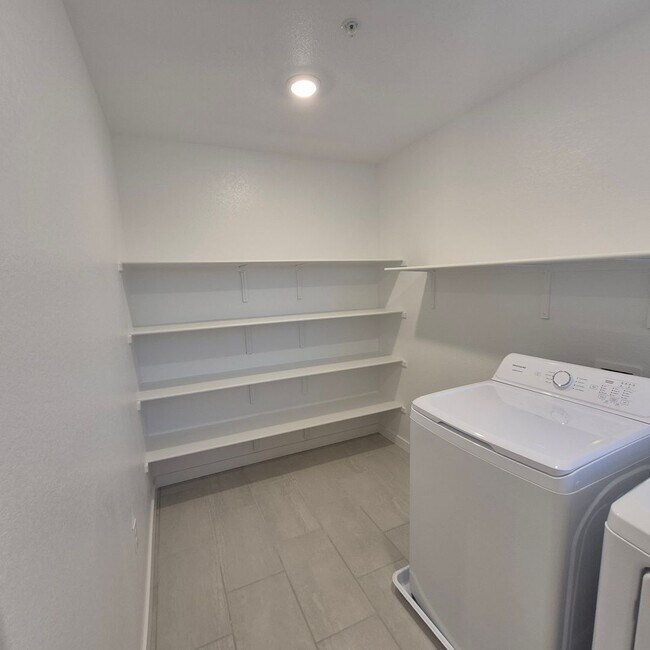 Building Photo - Brand New 5 Bedroom Home in Rancho Cordova