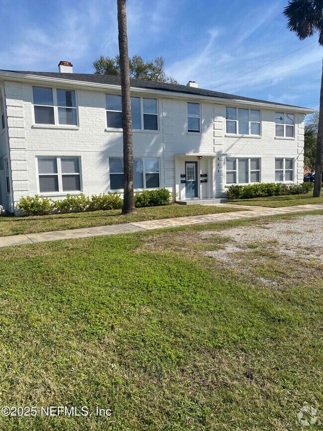 Building Photo - 605 2nd St N