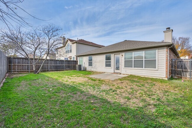 Building Photo - 2545 Prospect Hill Dr