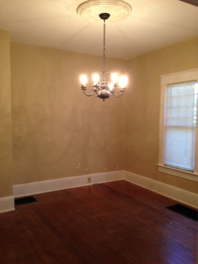 Building Photo - 2BD/2BTH Home with FLEX SPACE Available with Off Street Parking