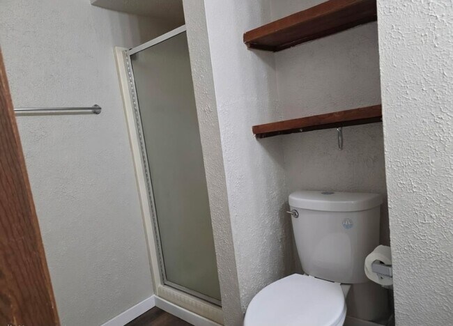 Building Photo - Cozy One Bedroom Apartment in Racine