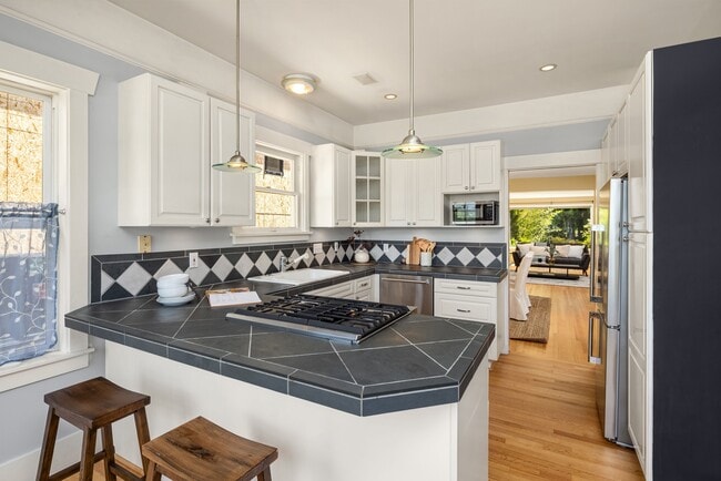 Building Photo - 806 N 59th St