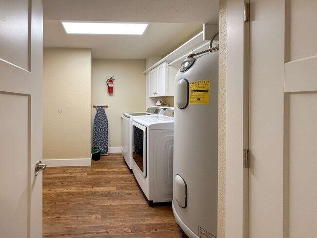 Building Photo - 3080 W Sequim Bay Rd