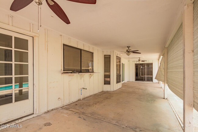 Building Photo - 1840 W Navarro Ave