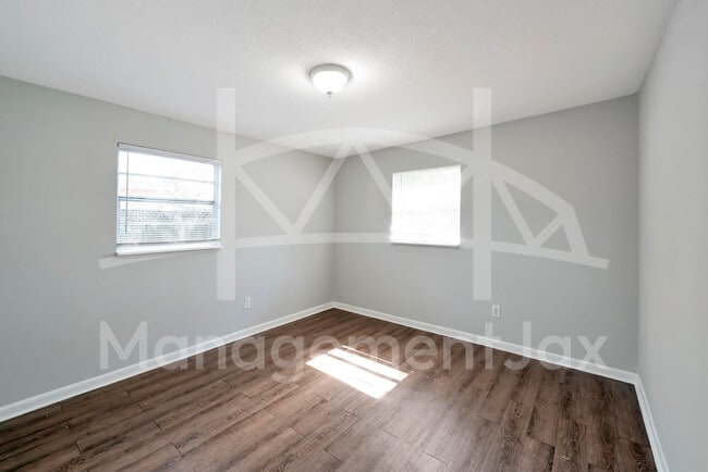 Building Photo - 1586 W 36th St