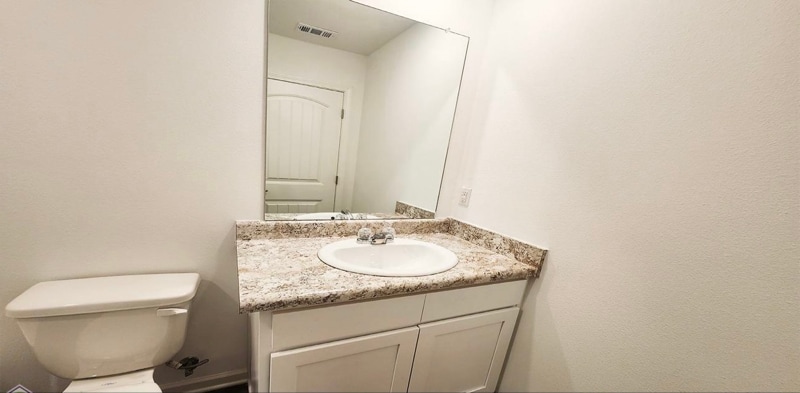 Building Photo - 1206 E St Charles St