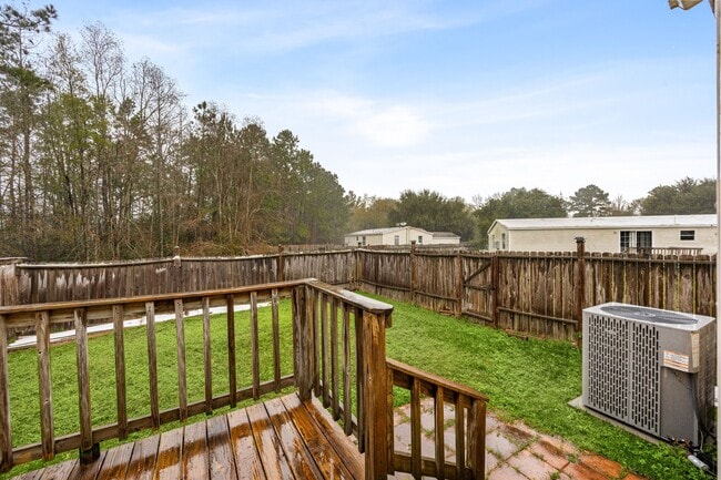 Building Photo - 16330 Hill Country Ct