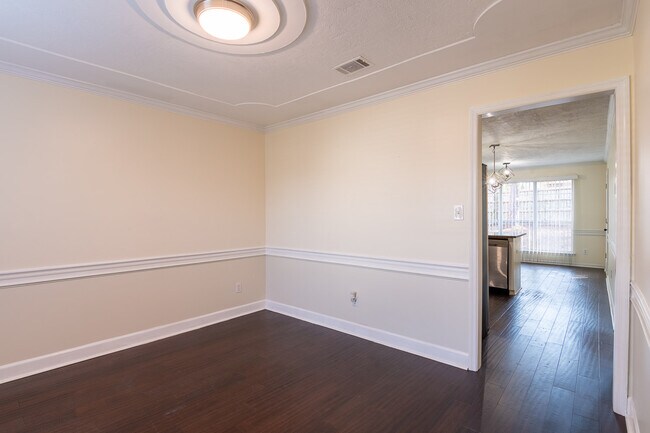 Building Photo - 1051 Waltons Ct