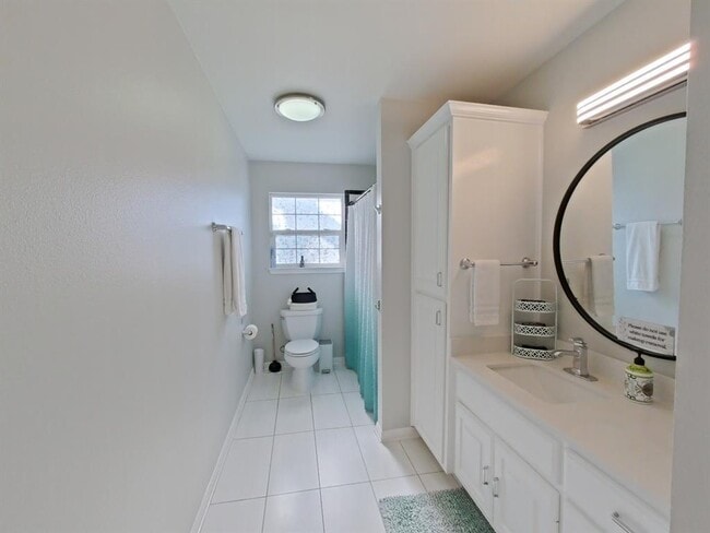 Building Photo - 1127 Penion Dr