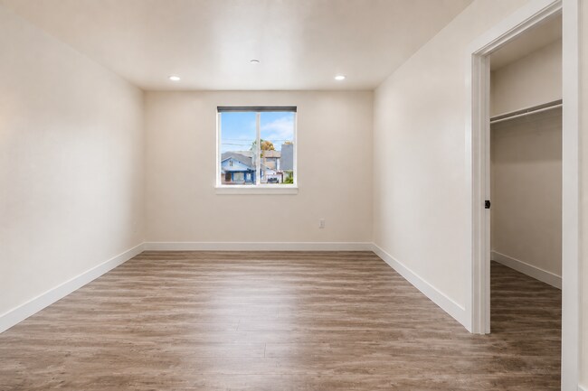 Building Photo - 750 7th St