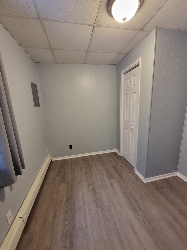 Building Photo - 60 Birch Ave S