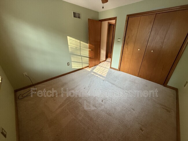 Building Photo - 1278 Valley Rd