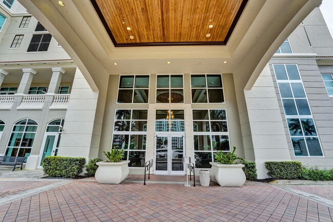 Building Photo - 610 W Las Olas Blvd