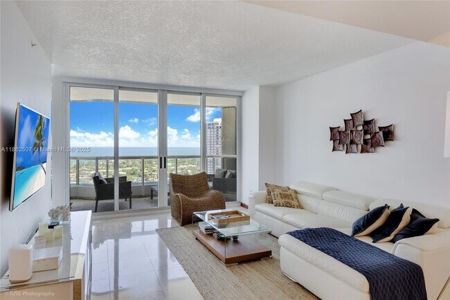 Building Photo - 21055 Yacht Club Dr