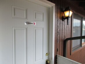 Building Photo - 1/2 off 1st month 2 Bed w/ garage