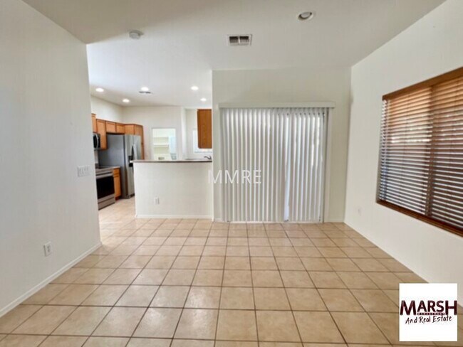 Building Photo - Beautiful 2-story 3 bedroom home with a co...