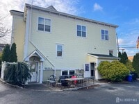 Building Photo - 161 George St