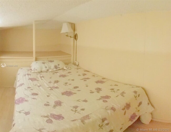 Building Photo - 250 N Biscayne River Dr