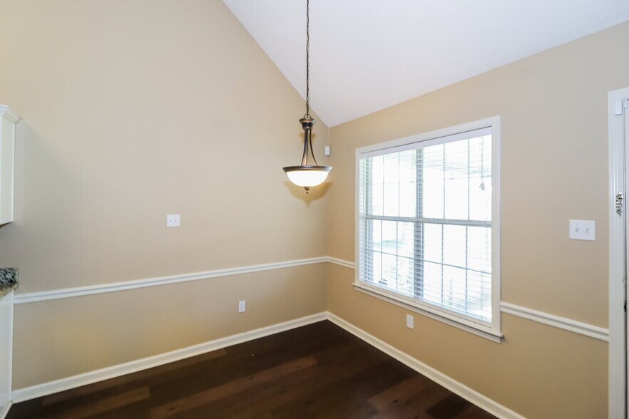 Building Photo - 115 Winding Creek Dr