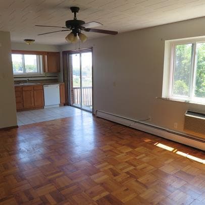 Interior Photo - OXFORD COURT APARTMENTS -- 054