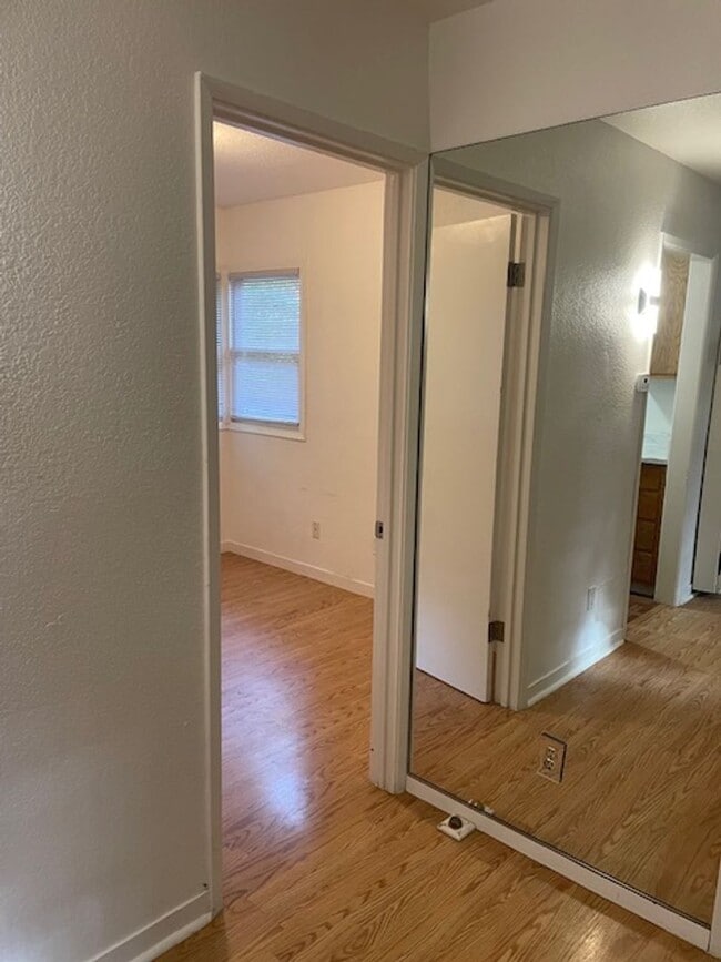 Building Photo - 13129-13129 Hazel Ave