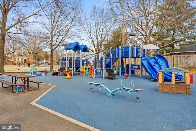 Building Photo - 113 Clifford Ave