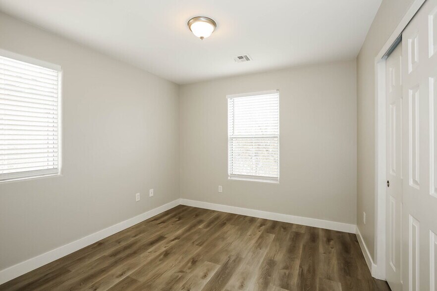 Building Photo - 9466 Havasu Canyon Ave