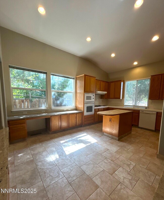 Building Photo - 2662 Pride Dr