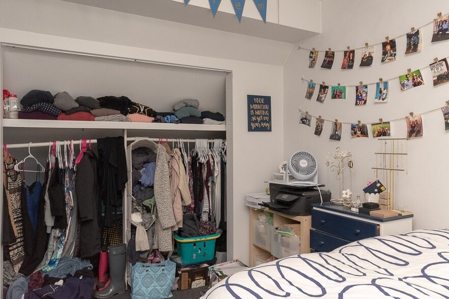 Building Photo - 2616 N Marshfield Ave