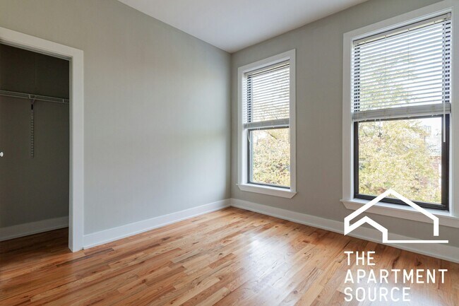 Building Photo - 637 W Oakdale Ave