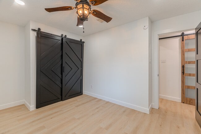 Building Photo - 23225 Prairie Bird Dr